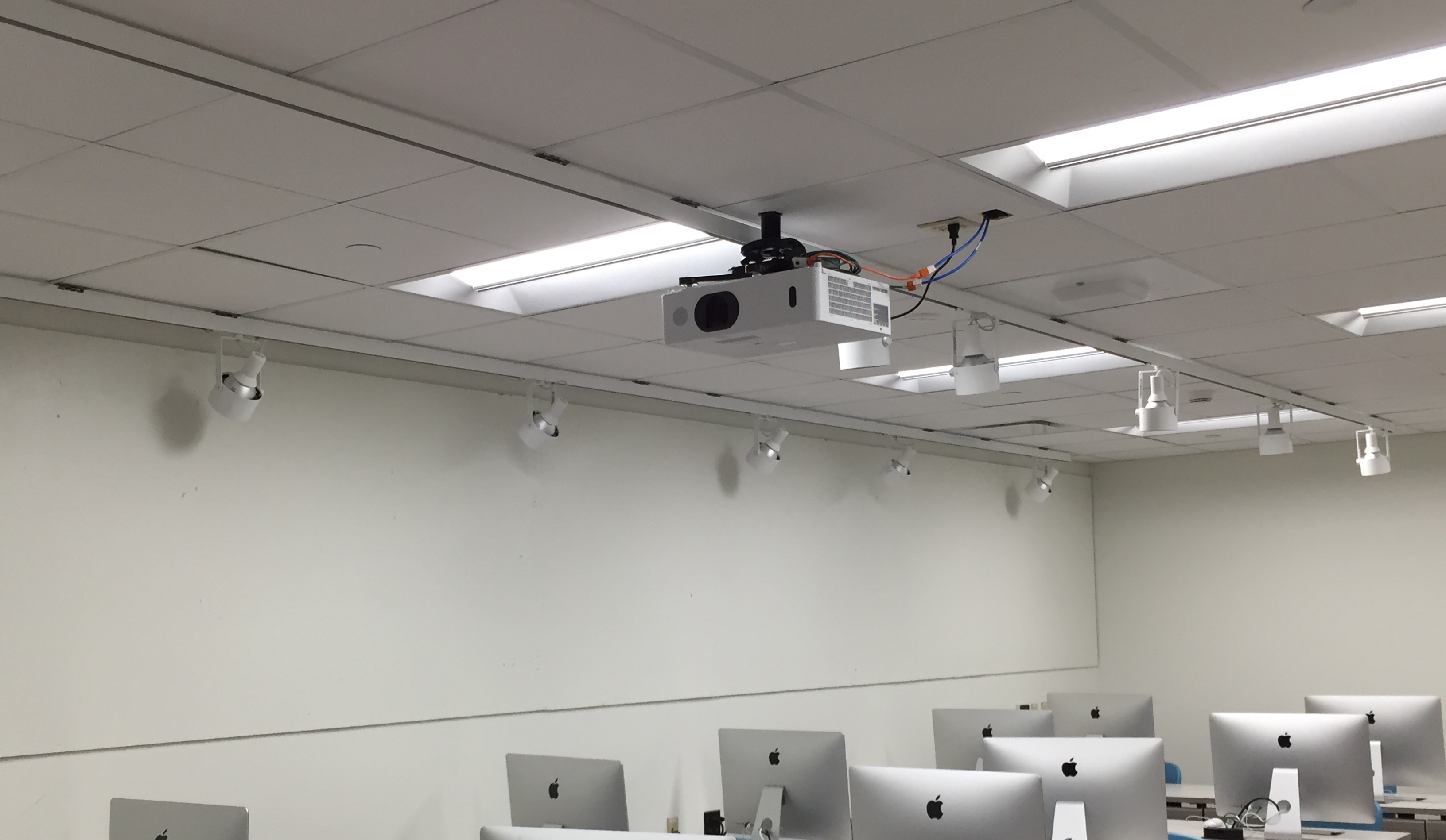 SUNY Oswego Selects Hitachi Projectors